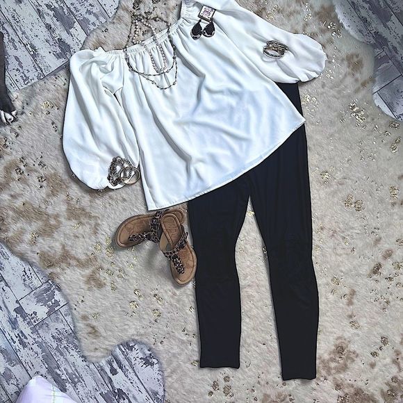 Open Knee Lace Trimmed Leggings💗 - Picture 2 of 8